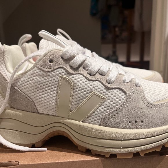 Veja Shoes - Picture 5 of 6